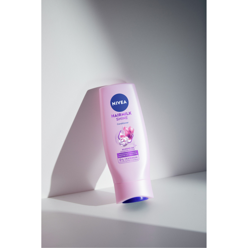 Mleczna odżywka wyzwalająca blask Natural Shine